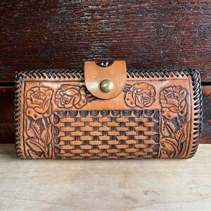 Women’s Floral Embossed Hand Tooled Leather Western Flowers Wallet Clutch